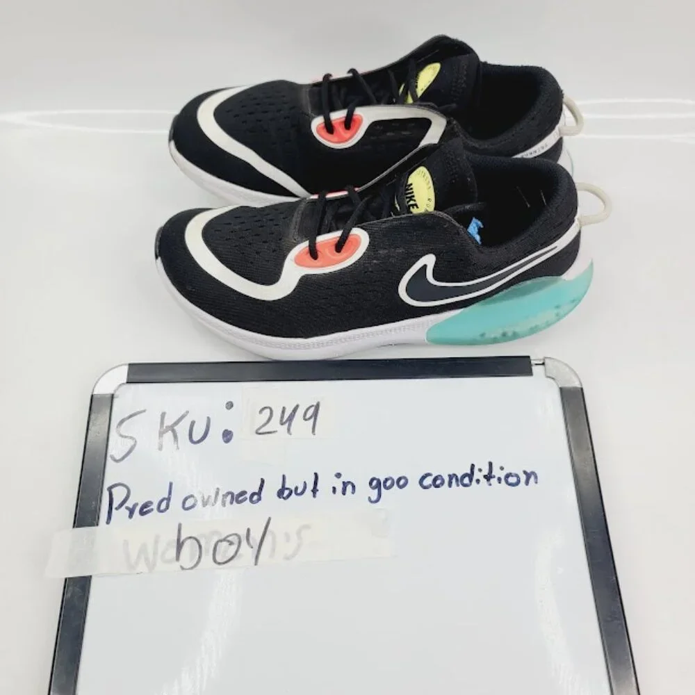 Nike Boy's Black Joyride Dual Run Mesh Athletic‎ Running Shoes Size 5Y